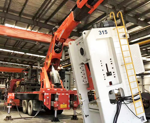 河北附近随车吊出租，轻松解决运输难题