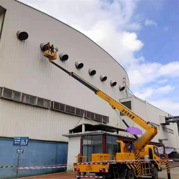 河北高空作业车出租服务：专业广告牌安装解决方案